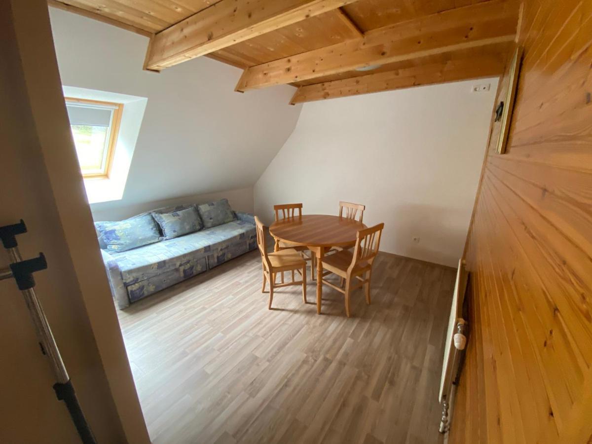 Encijan Apartments Log pod Mangartom Bagian luar foto