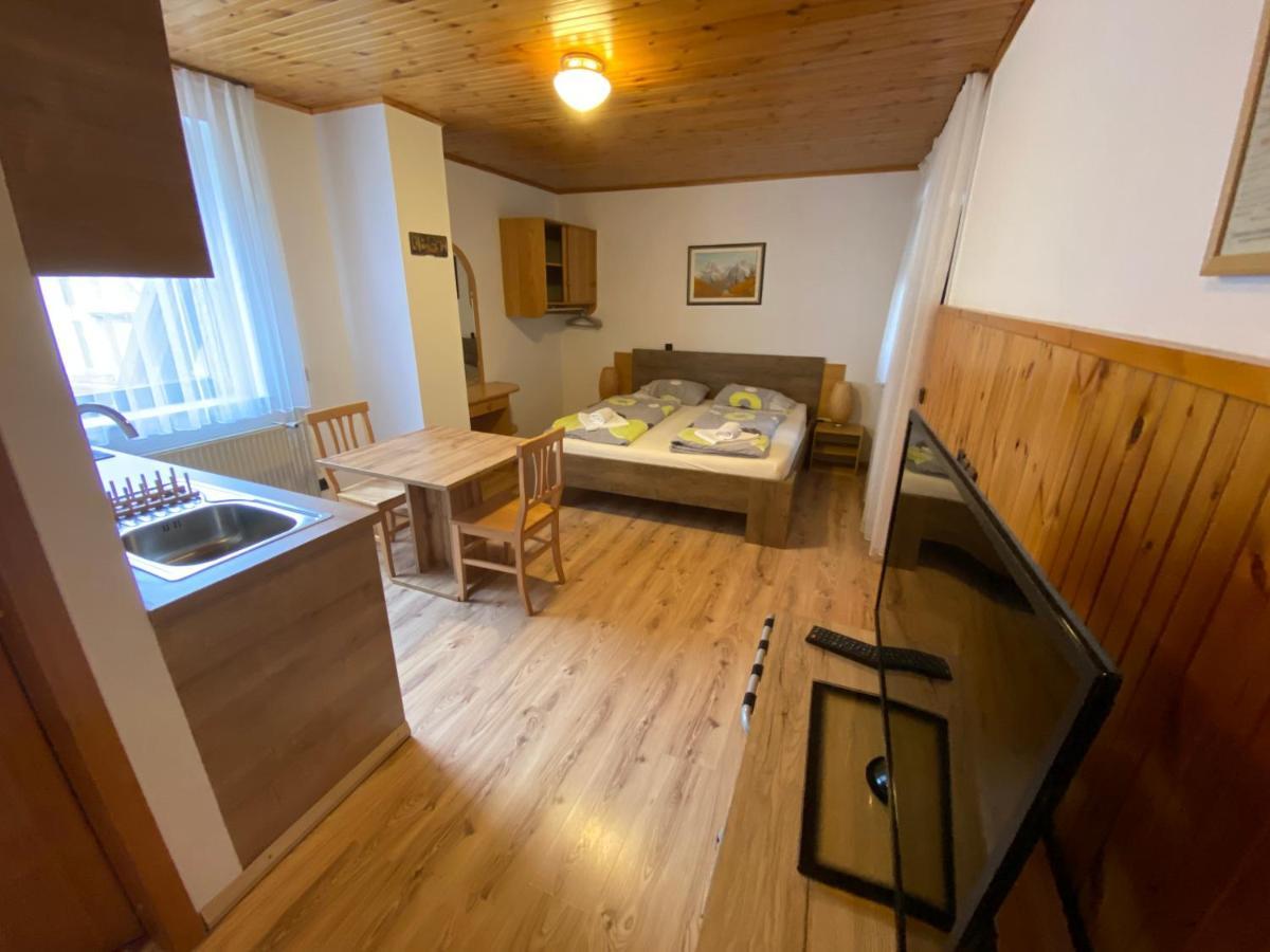 Encijan Apartments Log pod Mangartom Bagian luar foto