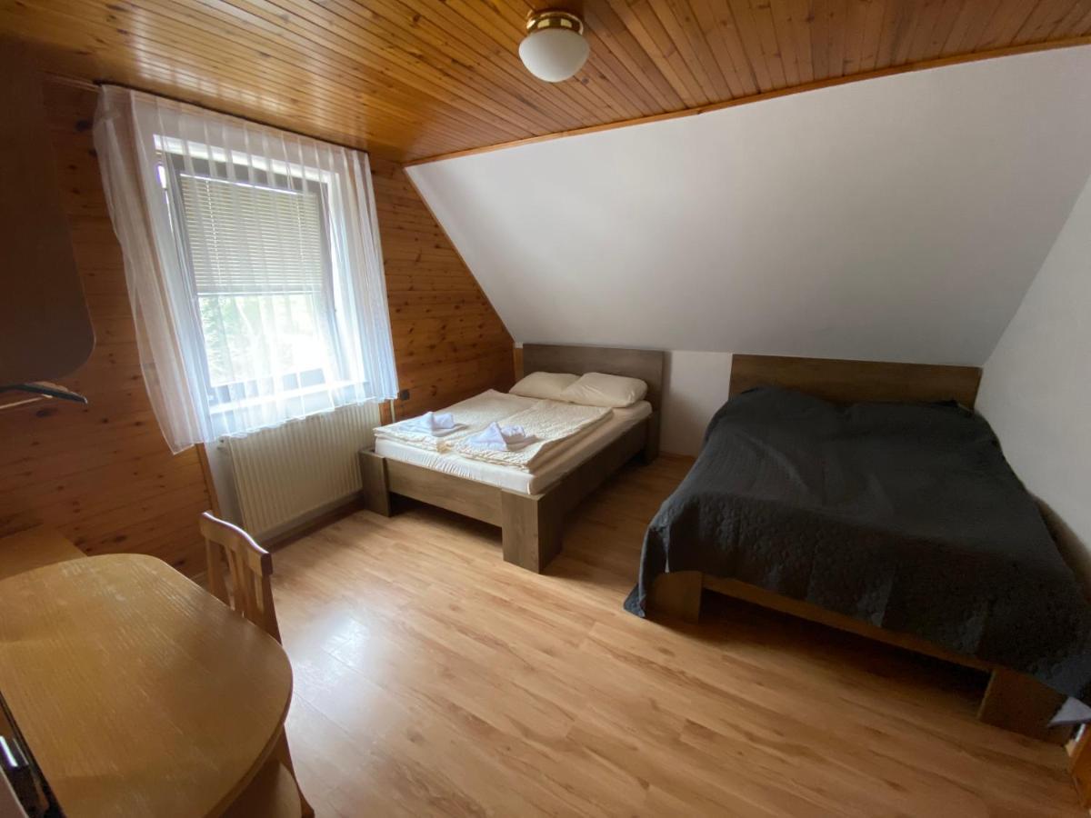 Encijan Apartments Log pod Mangartom Bagian luar foto