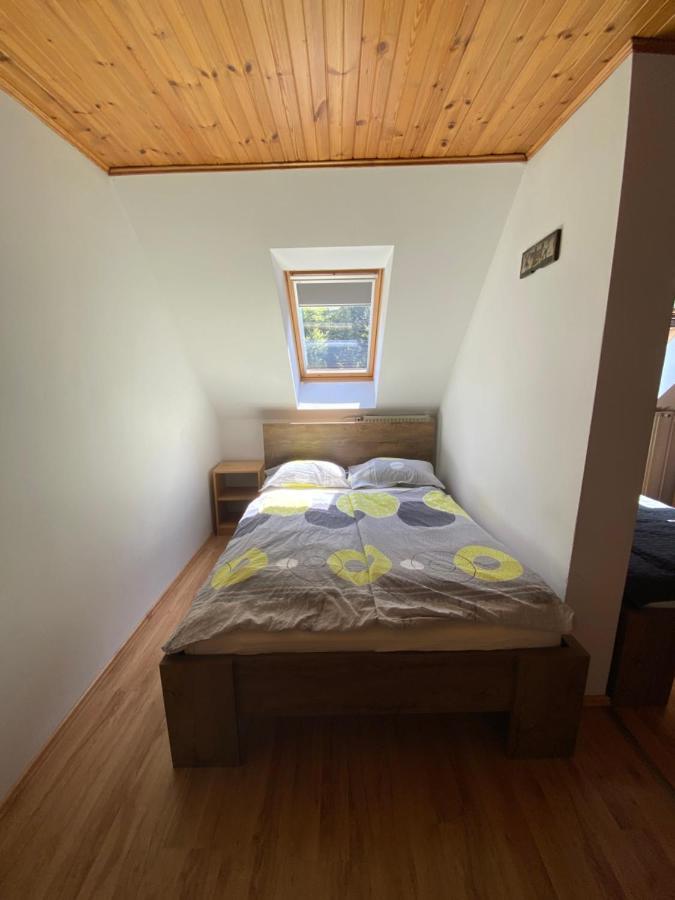 Encijan Apartments Log pod Mangartom Bagian luar foto